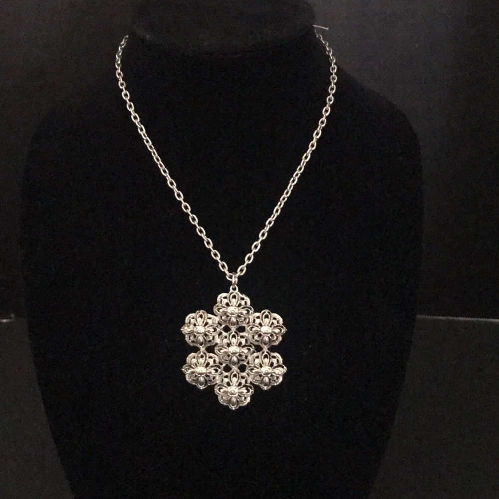Vintage Silver Flower Necklace
